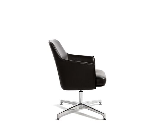 Кресло Бордо СФ (CF) 680x680x840 К1918 КФ блак леатер (C1918 CF black leather) Чёрный, Основной цвет: Чёрный, Ширина: 680, Высота: 840, Глубина: 680, Материал подлокотников: обитые кожей, Вес: 20,3, Материал крестовины: Алюминий, Материал сиденья: натуральная кожа, Регулировка подголовника: Нет, Материал спинки: натуральная кожа, Рекомендованная максимальная нагрузка: 130 кг, Регулировка спинки: Нет, Цвет подлокотников: Черный, Объем: 0,3, Артикул: К1918 КФ блак леатер (C1918 CF black leather), изображение 3post-test