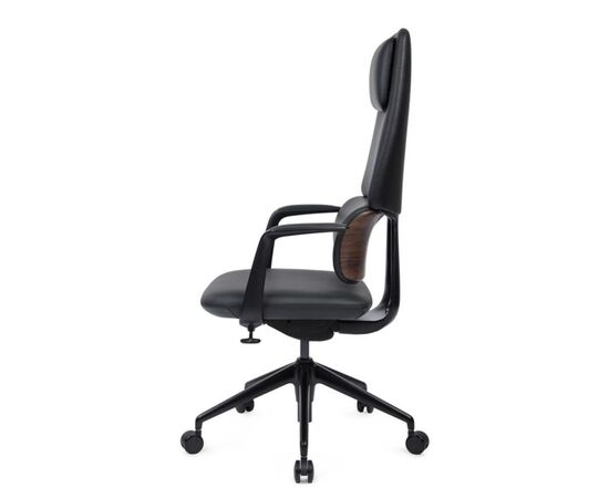 Кресло Аворио 64x61x118/128 FK014-A12 Чёрный, Основной цвет: Чёрный, Ширина: 64, Высота: 128, Глубина: 61, Максимальная ширина: 64, Максимальная глубина: 61, Максимальная высота: 128, Вес: 23,4, Материал сиденья: натуральная кожа/экокожа, Механизм: синхромеханизм со слайдером с фиксацией в 3 положениях, Подголовник: черный алюминий, с накладками из натуральной кожи в цвет кресла, Цвет сиденья: Черный, Цвет спинки: Черный, Максимальная нагрузка: 150, Материал спинки: натуральная кожа/экокожа, Гарантия: 5 лет, Страна производитель: Китай, Объем: 0,242, Бренд: РИВА ООО, Артикул для сайта: FK014-A12, изображение 5post-test