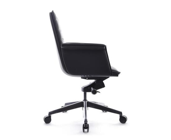 Кресло Рубенс-M 68x68x98/104 B1819-2 Чёрный, Основной цвет: Чёрный, Ширина: 68, Высота: 104, Глубина: 68, Максимальная ширина: 68, Максимальная глубина: 68, Максимальная высота: 104, Вес: 24, Материал сиденья: натуральная кожа/экокожа, Механизм: мультиблок с фиксацией в 3 положениях, Подголовник: обтянутые кожей в цвет кресла, Цвет сиденья: Черный, Цвет спинки: Черный, Максимальная нагрузка: 150, Материал спинки: натуральная кожа/экокожа, Гарантия: 5 лет, Страна производитель: Китай, Объем: 0,418, Бренд: РИВА ООО, Артикул для сайта: B1819-2, изображение 2post-test