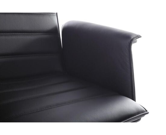 Кресло Рубенс-M 68x68x98/104 B1819-2 Чёрный, Основной цвет: Чёрный, Ширина: 68, Высота: 104, Глубина: 68, Максимальная ширина: 68, Максимальная глубина: 68, Максимальная высота: 104, Вес: 24, Материал сиденья: натуральная кожа/экокожа, Механизм: мультиблок с фиксацией в 3 положениях, Подголовник: обтянутые кожей в цвет кресла, Цвет сиденья: Черный, Цвет спинки: Черный, Максимальная нагрузка: 150, Материал спинки: натуральная кожа/экокожа, Гарантия: 5 лет, Страна производитель: Китай, Объем: 0,418, Бренд: РИВА ООО, Артикул для сайта: B1819-2, изображение 7post-test
