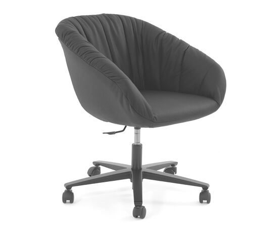 АЛМА МЯГК/ALMA SOFT Кресло посетителя на колесах 5-лучей 63x63xh75/83 ALMA SOFT blackUE Dakota black Черный/Черный, Минимальная высота: 75, Основной цвет: Черный/Черный, Ширина: 63, Высота: 83, Глубина: 63, Максимальная ширина: 63, Максимальная глубина: 63, Максимальная высота: 83, Вес: 12, Объем: 0,56, Бренд: ЦЕНТРЭКСИМ ООО, Артикул для сайта: ALMA SOFT blackUE Dakota black, изображение 2post-test