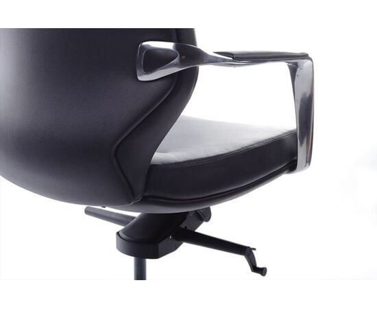 Кресло Алонзо-M 68x68x102/108 B1711 Чёрный, Основной цвет: Чёрный, Ширина: 68, Высота: 108, Глубина: 68, Максимальная ширина: 68, Максимальная глубина: 68, Максимальная высота: 108, Вес: 22,4, Материал сиденья: натуральная кожа/экокожа, Механизм: мультиблок, Подголовник: алюминий, с накладками из кожи в цвет кресла, Цвет сиденья: Черный, Цвет спинки: Черный, Максимальная нагрузка: 150, Материал спинки: натуральная кожа/экокожа, Гарантия: 5 лет, Страна производитель: Китай, Объем: 0,192, Бренд: РИВА ООО, Артикул для сайта: B1711, изображение 8post-test