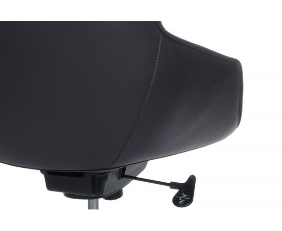 Кресло Мэджик-M 67x64x83/91 B628 Чёрный, Основной цвет: Чёрный, Ширина: 67, Высота: 91, Глубина: 64, Максимальная ширина: 67, Максимальная глубина: 64, Максимальная высота: 91, Вес: 19,75, Материал сиденья: экокожа, Механизм: топ-ган с фиксацией в 1 положении, Подголовник: обтянутые экокожей в цвет кресла, Цвет сиденья: Черный, Цвет спинки: Черный, Максимальная нагрузка: 120, Материал спинки: экокожа, Гарантия: 3 года, Страна производитель: Китай, Объем: 0,382, Бренд: РИВА ООО, Артикул для сайта: B628, изображение 7post-test