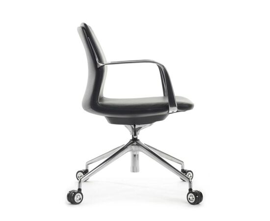 Кресло Плаза-M 70x70x80/86 FK004-B12 Чёрный, Основной цвет: Чёрный, Ширина: 70, Высота: 86, Глубина: 70, Максимальная ширина: 70, Максимальная глубина: 70, Максимальная высота: 86, Вес: 16, Материал сиденья: натуральная кожа/экокожа, Механизм: пиастра, Подголовник: алюминий, Цвет сиденья: Черный, Цвет спинки: Черный, Максимальная нагрузка: 120, Материал спинки: натуральная кожа/экокожа, Гарантия: 5 лет, Страна производитель: Китай, Объем: 0,209, Бренд: РИВА ООО, Артикул для сайта: FK004-B12, изображение 2post-test