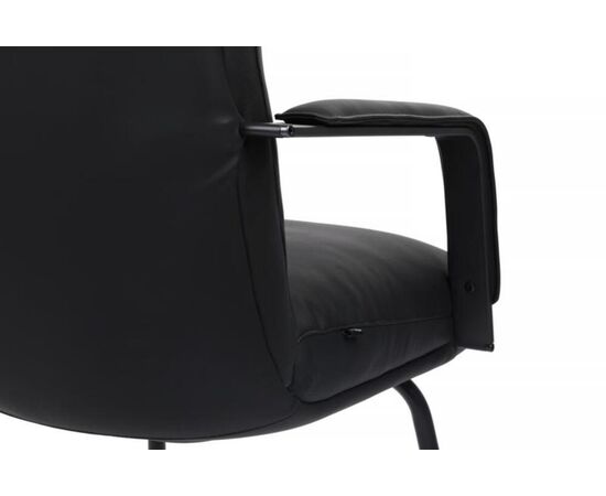 Кресло Отто RCH 64x74x109 CV-P001BS Чёрный, Основной цвет: Чёрный, Ширина: 64, Высота: 109, Глубина: 74, Максимальная ширина: 64, Максимальная глубина: 74, Максимальная высота: 109, Вес: 24,8, Материал сиденья: экокожа, Подголовник: металлические, с накладками из экокожи в цвет кресла, Цвет сиденья: Черный, Цвет спинки: Черный, Максимальная нагрузка: 150, Материал спинки: экокожа, Гарантия: 1 год, Страна производитель: Китай, Объем: 0,314, Бренд: РИВА ООО, Артикул для сайта: CV-P001BS, изображение 11post-test